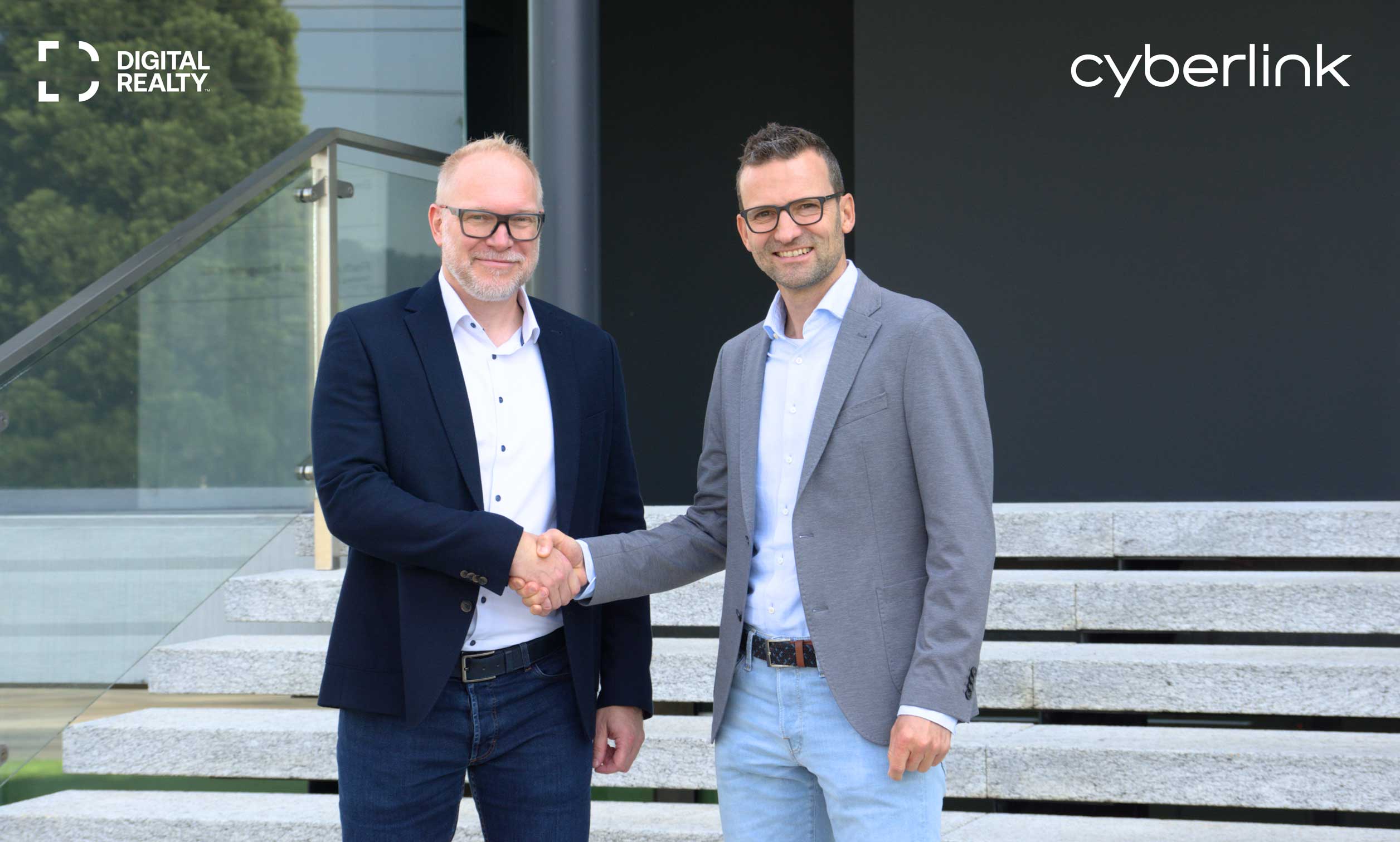 Arne Benox (links) und Thomas Knüsel (rechts) treffen sich bei Cyberlink in Zürich.